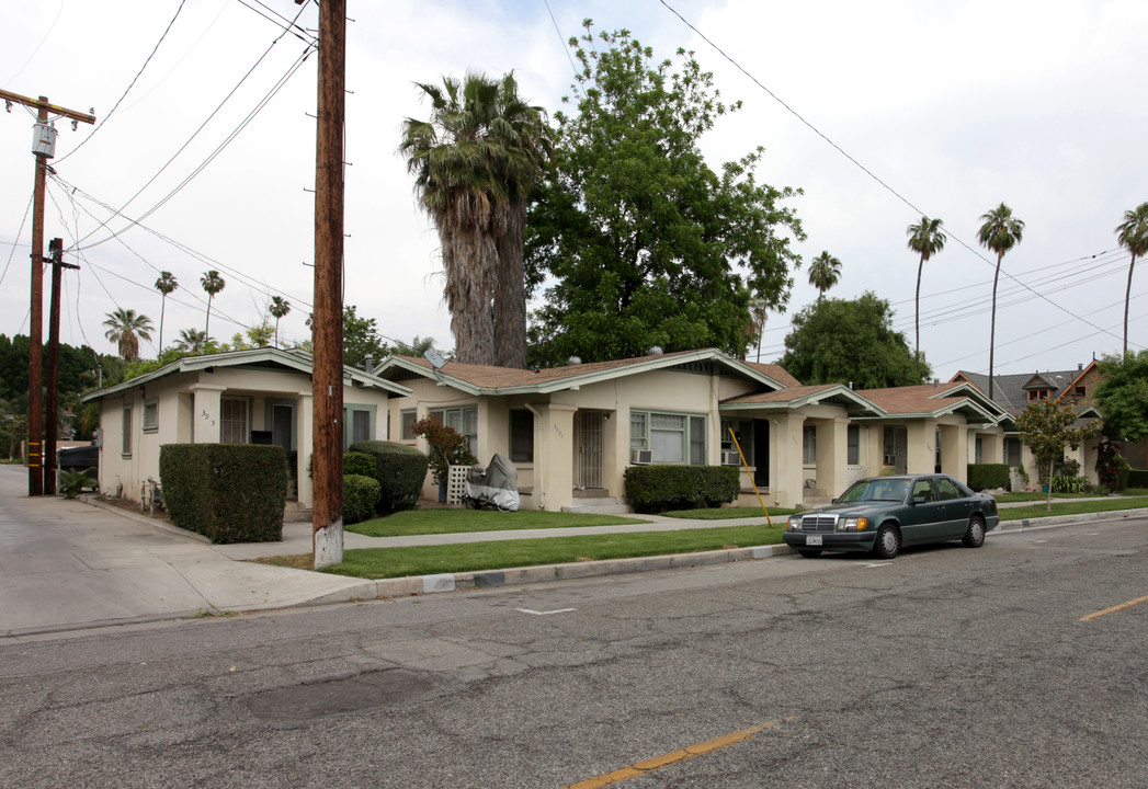 3915-3945 11th St in Riverside, CA - Building Photo