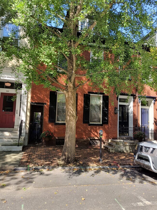 122 N 2nd St, Unit 3B