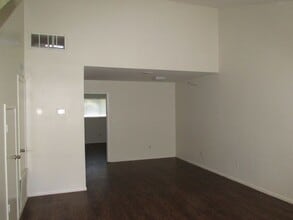 5735 Crestmore Dr in Corpus Christi, TX - Building Photo - Building Photo