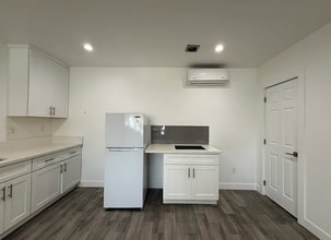 8241 Shoup Ave in Canoga Park, CA - Building Photo - Building Photo