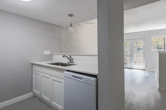 1600 West Ave in Austin, TX - Building Photo - Building Photo