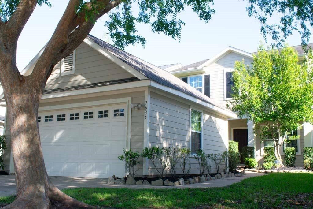 7634 Fallen Leaf in Missouri City, TX - Building Photo