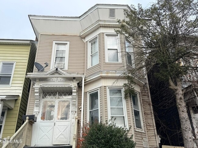 property at 17 Greene St