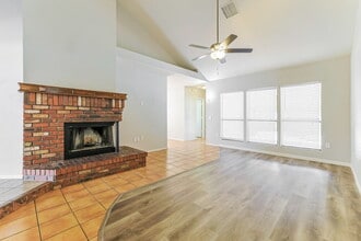 1243 E Commerce Ave in Gilbert, AZ - Building Photo - Building Photo