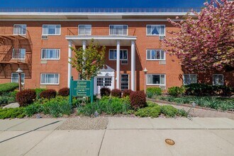 22 N Forest Ave in Rockville Centre, NY - Building Photo - Building Photo