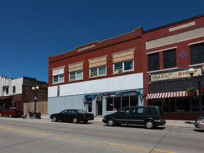 118 W Lake St in Chisholm, MN - Building Photo - Building Photo