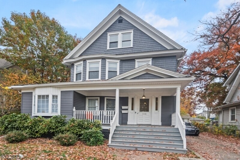 165 Centre St in Nutley, NJ - Building Photo