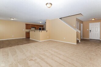 5550 Honey Creek Ct in Indianapolis, IN - Foto de edificio - Building Photo