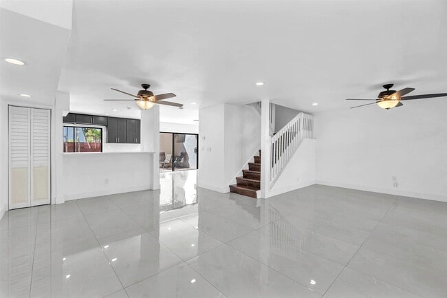 3896 Meadow Ln in Hollywood, FL - Building Photo - Building Photo