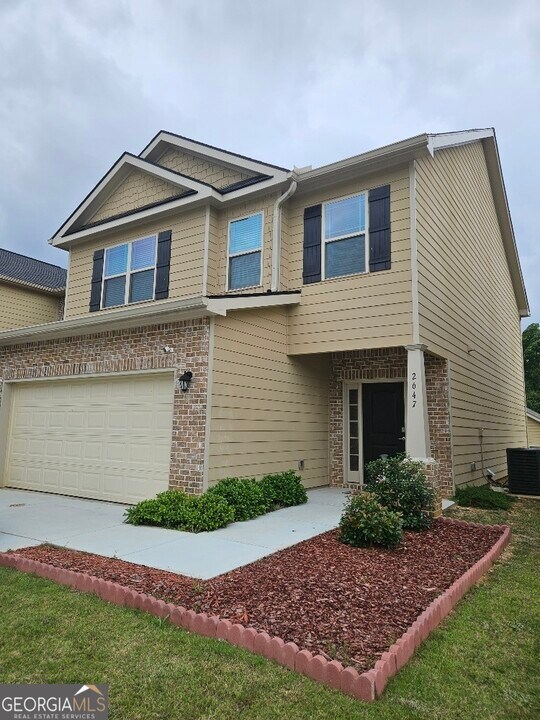 2647 Lovejoy Crossing Ln in Hampton, GA - Building Photo
