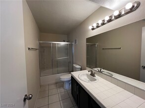 7570 W Flamingo Rd in Las Vegas, NV - Building Photo - Building Photo