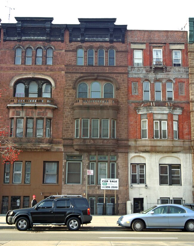 195 Lenox Ave in New York, NY - Building Photo - Building Photo