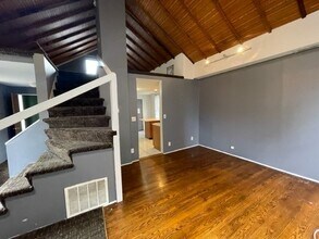 604 N May St, Unit 2R in Chicago, IL - Building Photo - Building Photo