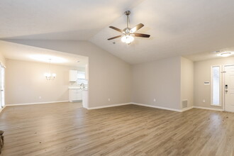 60 Robin Ln in Riverdale, GA - Building Photo - Building Photo