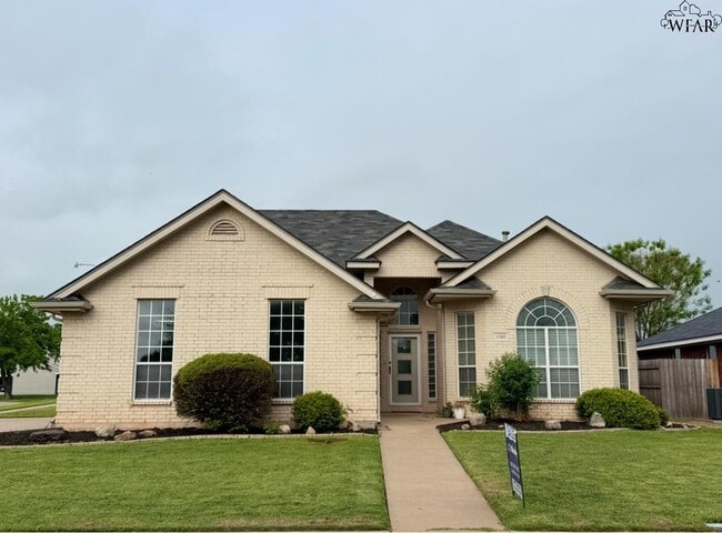 property at 5510 Long Leaf Dr