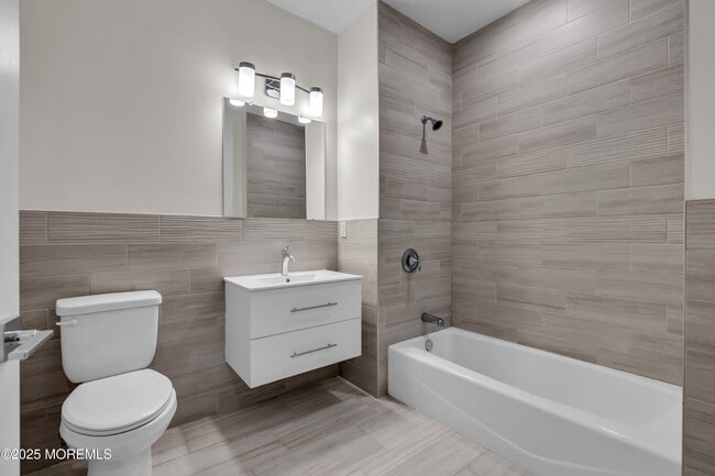 521 Lake Ave in Asbury Park, NJ - Building Photo - Building Photo