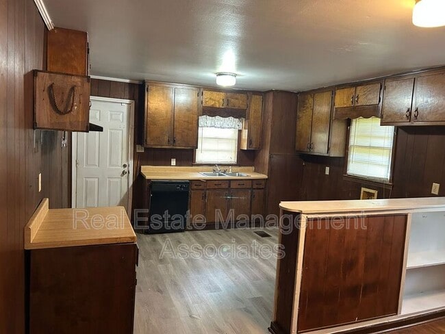 314 Hammond Dr in Griffin, GA - Building Photo - Building Photo