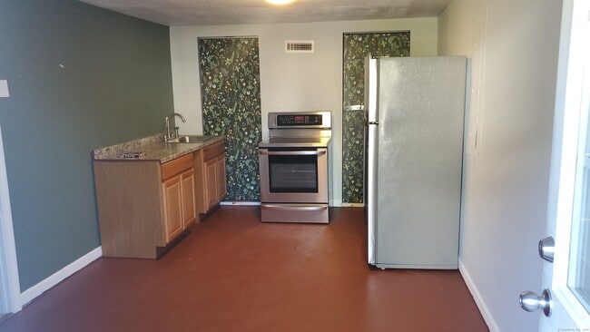 118 Pullen Ave in Watertown, CT - Building Photo - Building Photo