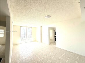 185 SE 14th Terrace, Unit 1807 in Miami, FL - Foto de edificio - Building Photo