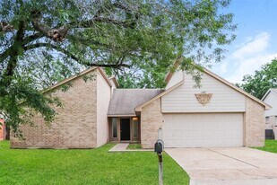 10531 Mills Walk Dr in Houston, TX - Building Photo