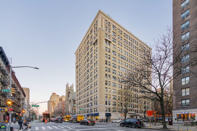 Mirabeau Apartments