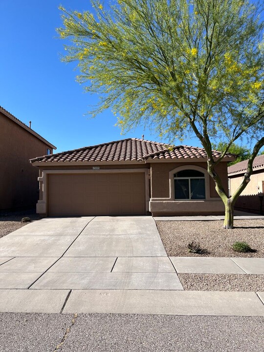 13205 E Coyote Well Dr in Vail, AZ - Building Photo