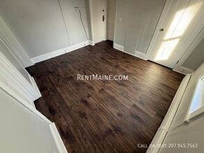 22 Birch St in Bangor, ME - Building Photo - Building Photo