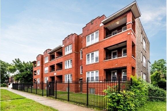7406 S Perry Ave in Chicago, IL - Foto de edificio - Building Photo