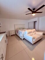 8505 Southampton Dr in Miramar, FL - Building Photo