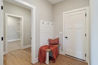 520 Meadows Ct in Polk City, IA - Building Photo - Building Photo