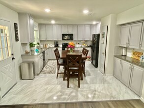 230 Price Dr in Lewisville, TX - Building Photo - Building Photo