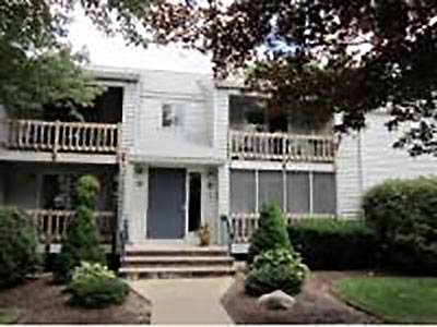 Ternbury Square in Nashua, NH - Building Photo