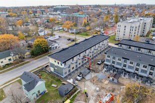 Y Towns in Whitby, ON - Building Photo
