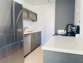 2410 Cleghorn St in Honolulu, HI - Building Photo - Building Photo