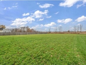 5454 Schueller Blvd in Sheffield Lake, OH - Building Photo - Building Photo