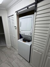 18317 SW 114th Ct in Miami, FL - Foto de edificio - Building Photo