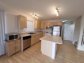 4350-4323 23 St NW in Edmonton, AB - Building Photo