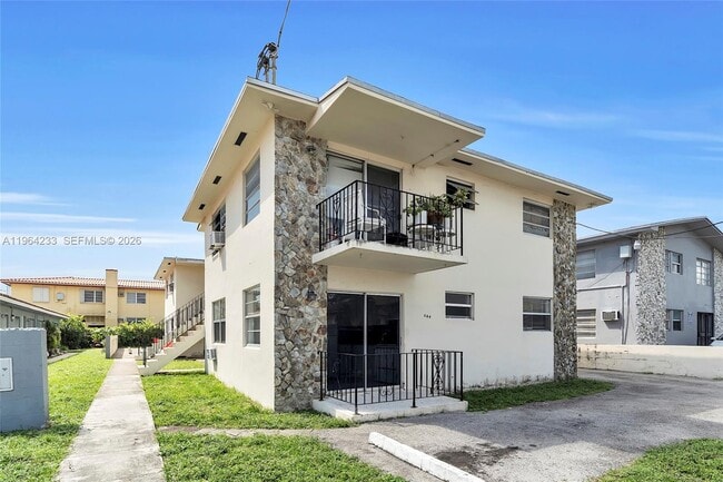 644 SW 10th St in Miami, FL - Building Photo - Building Photo