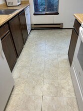 4737 W Lake Sammamish Pkwy SE in Issaquah, WA - Building Photo - Building Photo