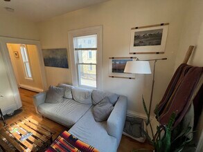 12 Claremon St, Unit 2 in Somerville, MA - Building Photo - Building Photo