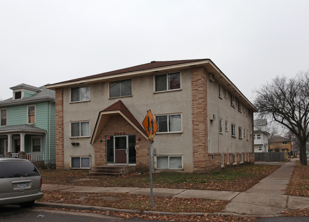 3500 Columbus Ave in Minneapolis, MN - Building Photo