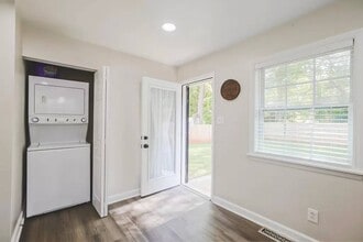 2106 Longleaf Dr in Charlotte, NC - Foto de edificio - Building Photo