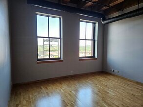 289 5th St East, Unit 506 in St. Paul, MN - Building Photo - Building Photo
