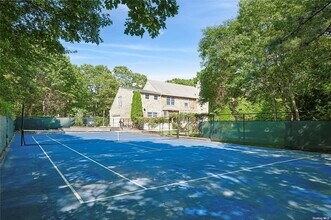 1 Candace Dr in Southampton, NY - Building Photo - Building Photo