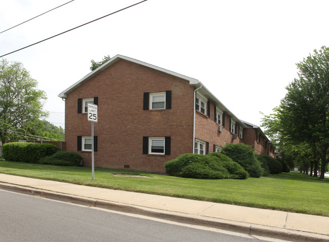 Glenwood Apartments in Joliet, IL - Building Photo - Building Photo