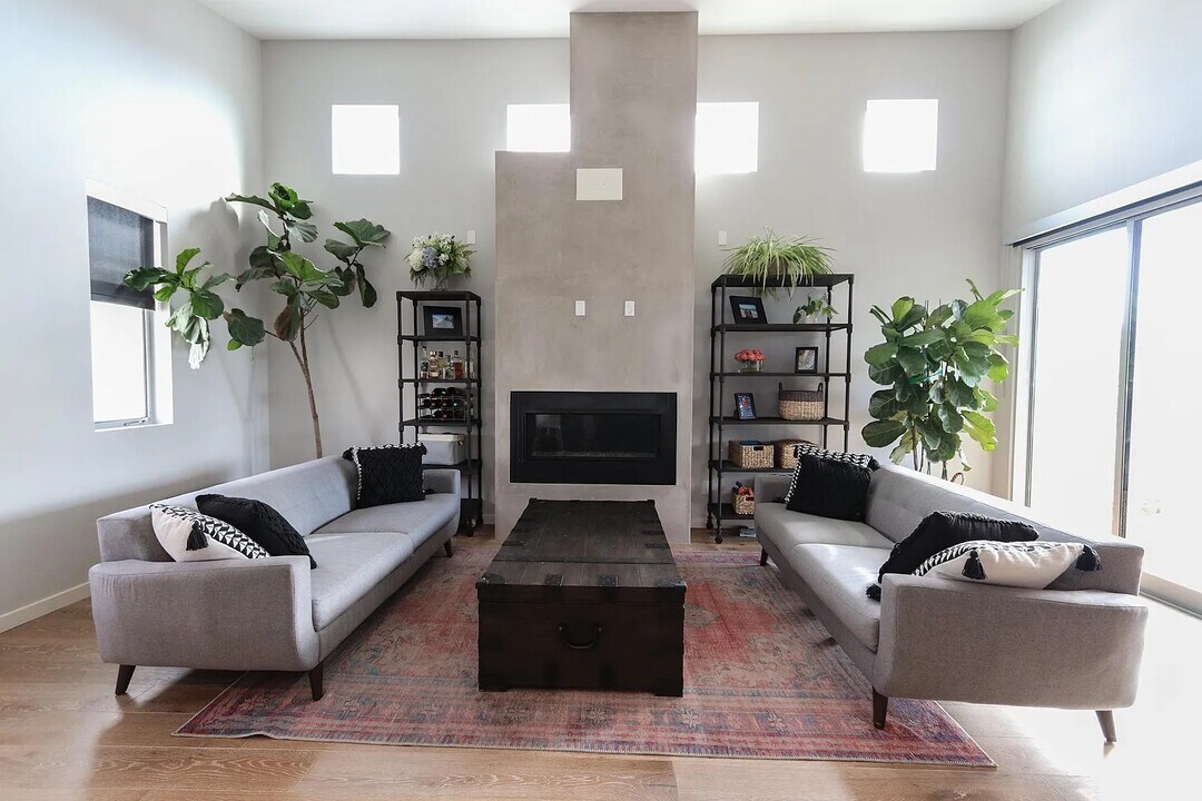 523 S Broadway in Redondo Beach, CA - Building Photo