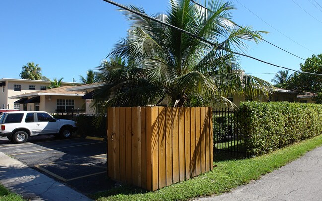 2321 NE 5th Ave in Miami, FL - Building Photo - Building Photo