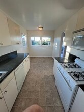 940 N Cedar St, Unit Unit 3 in Inglewood, CA - Building Photo - Building Photo
