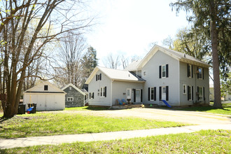 308 Lake St in Howell, MI - Foto de edificio - Building Photo