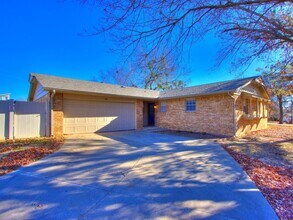 30 Cherokee St in Shawnee, OK - Building Photo - Building Photo
